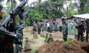 Dandim Temanggung Pimpin Upacara Pemakaman Anggotanya Saat Pilpres 2024